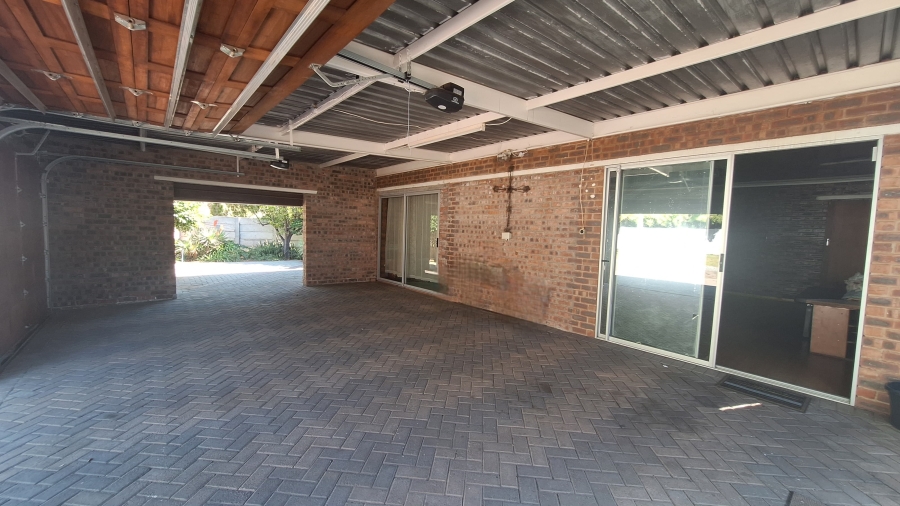 To Let 6 Bedroom Property for Rent in Bedelia Free State